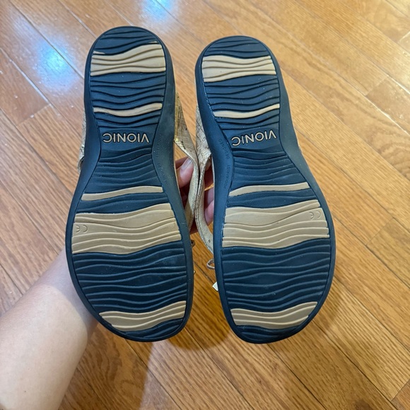 Vionic Bella Cork Bow Sandals Flip Flops Womens 8 Tan Beige Gold Comfort Thongs - Picture 8 of 8